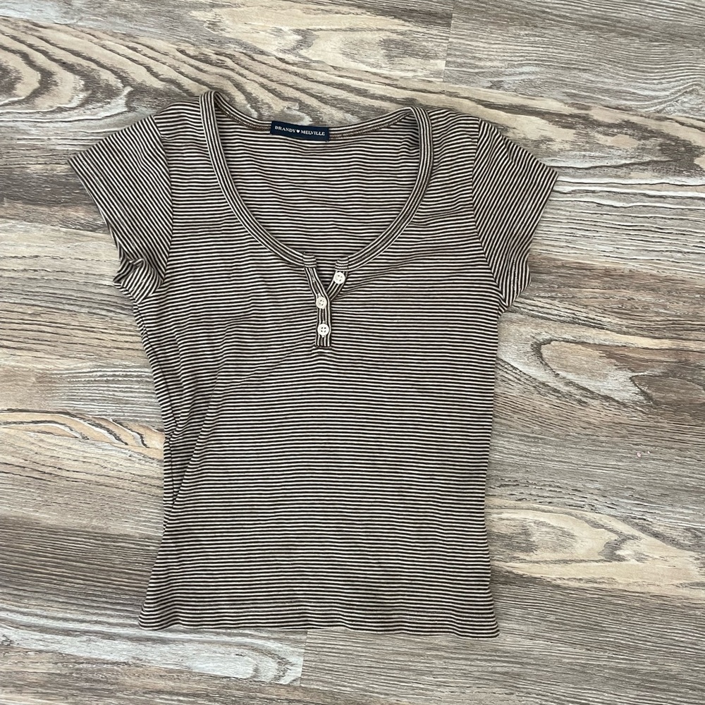 brown and white striped brandy melville tee 🥥